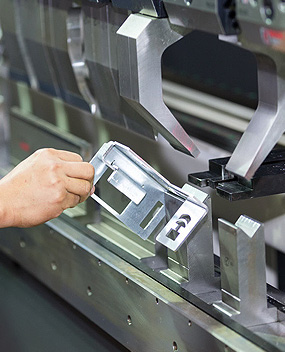 大牌鏡業(yè)-模具制作